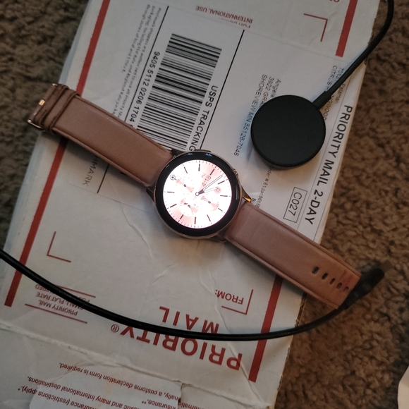 Samsung active 2 LTE service capable. Valued at 300 earnings $106 - Picture 4 of 7